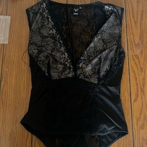 Windsor lace bodysuit